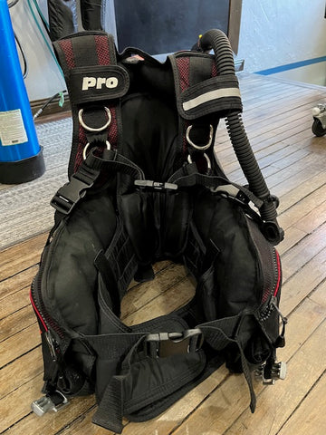 DIVE X PRO BCD/ WEIGHT POCKETS SIZE L-USED